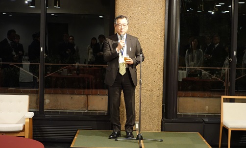 松木理事・副学長による挨拶および乾杯の発声